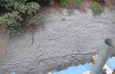 山頭披上“銀裝”？都是違法排污惹的禍！