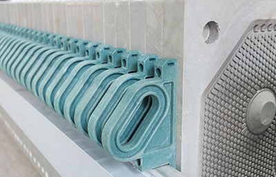 廂式壓濾機(jī)采用不同濾板材質(zhì)的性能對比