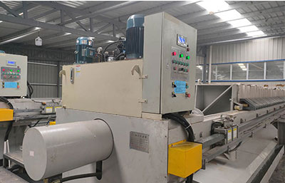 壓濾機(jī)廠家解析:污泥壓濾機(jī)三種壓緊方式