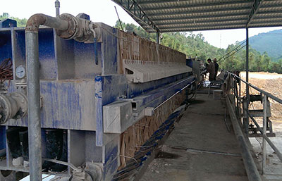 全自動(dòng)污泥壓濾機(jī)油壓不足的原因有哪些